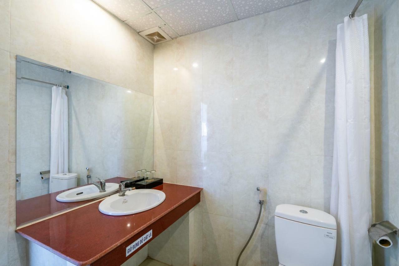 Oyo 375 Hoa Binh Hotel Da Nang Exteriör bild