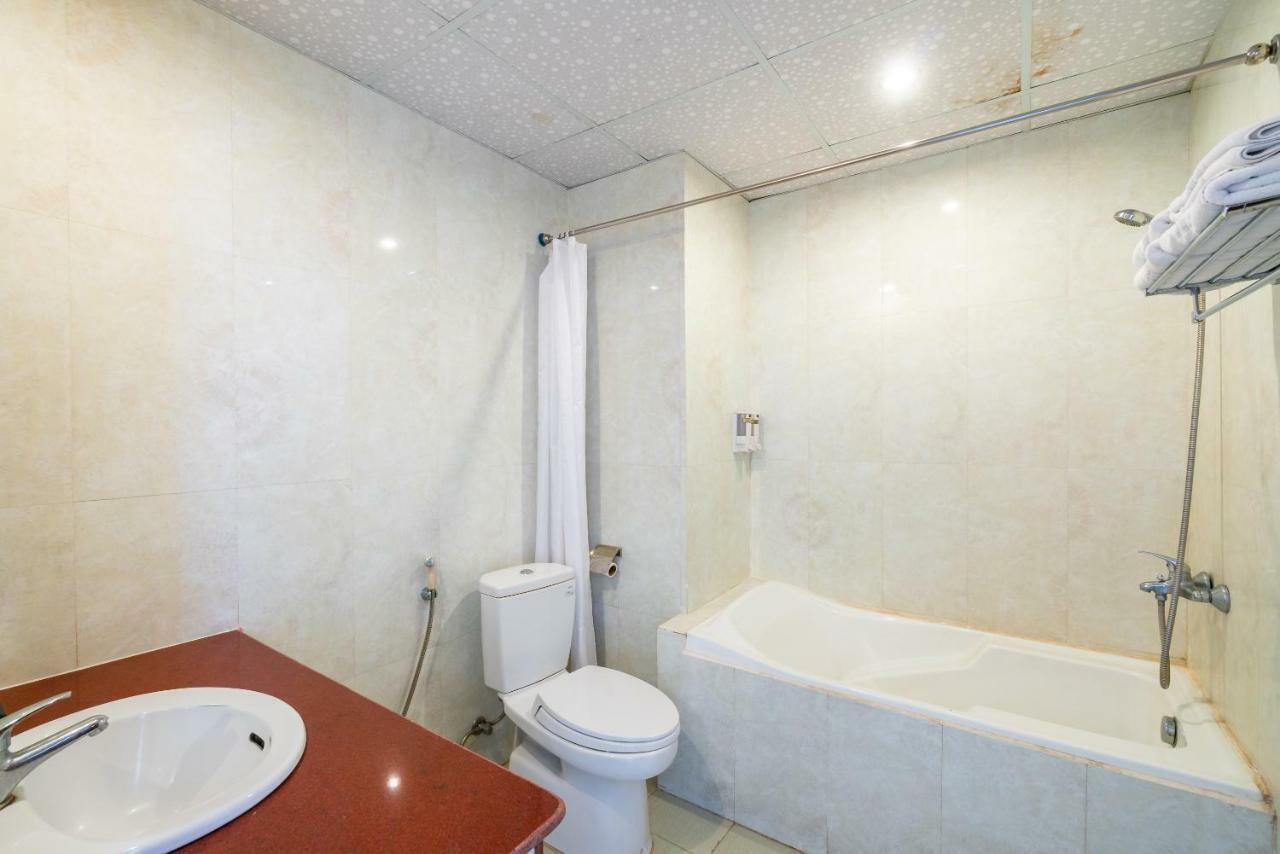 Oyo 375 Hoa Binh Hotel Da Nang Exteriör bild